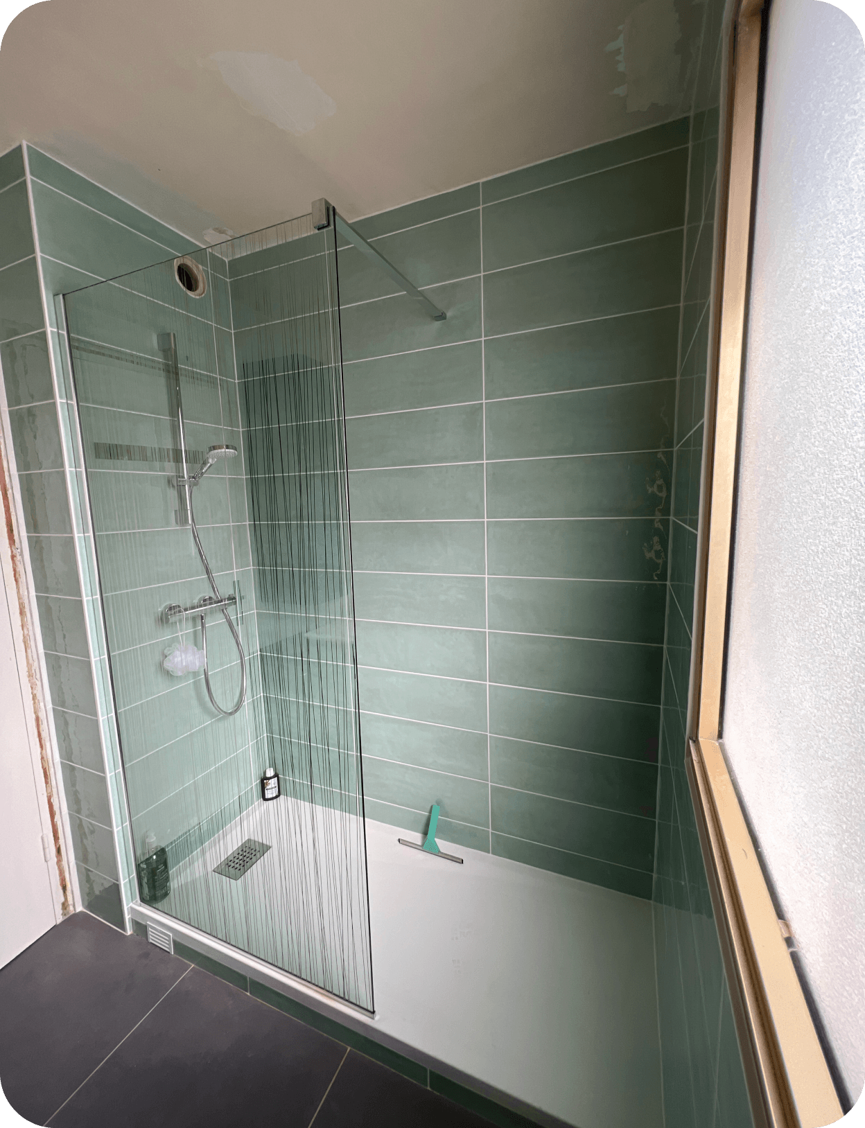 meuble vasque avec rangements et miroir