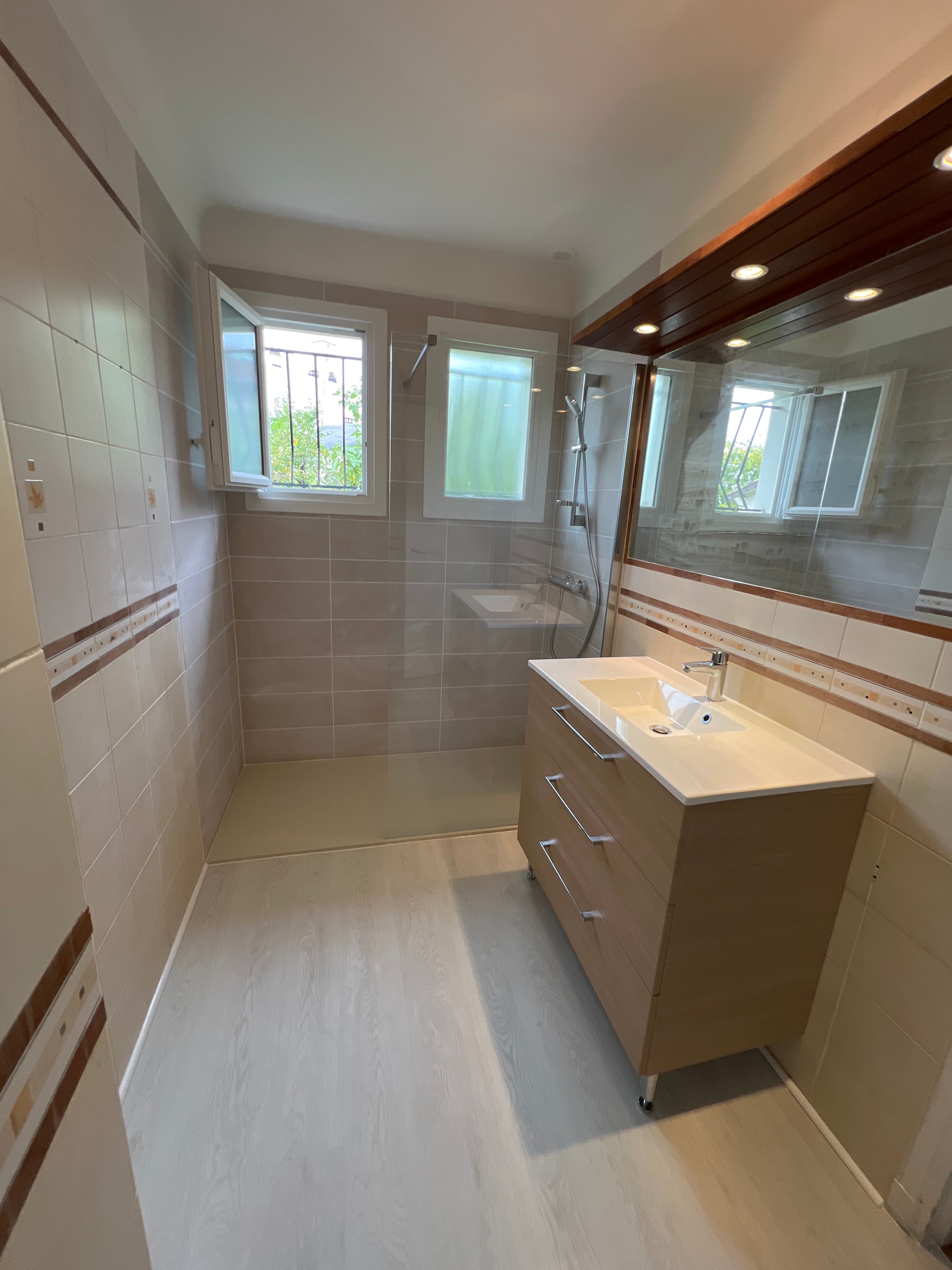 douche à l italienne avec meuble vasque